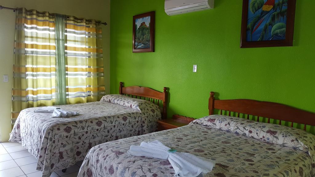 Anchorage Beach Resort Caye Caulker Εξωτερικό φωτογραφία