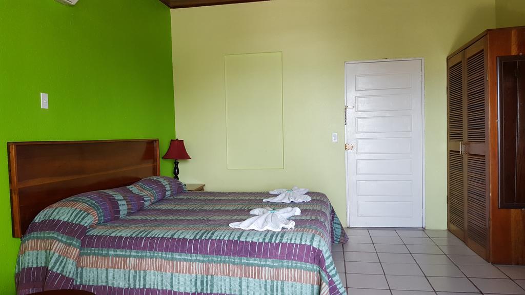 Anchorage Beach Resort Caye Caulker Εξωτερικό φωτογραφία